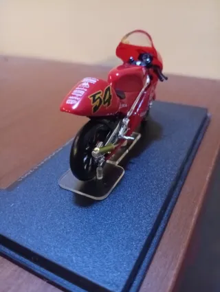 Modellino Gilera 125 Manuel Poggi 2001