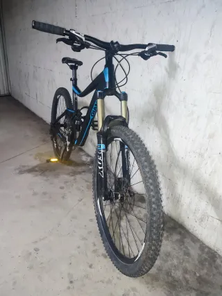 Bicicleta MTB Giant Trance 27.5