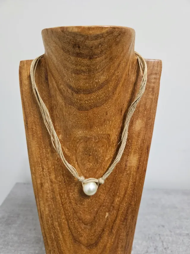 Collare artigianale con perle