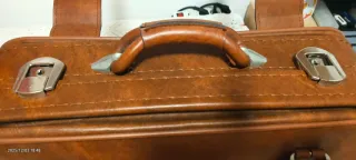 Maleta Gladiator Vintage Piel Marrón. Atrezzo