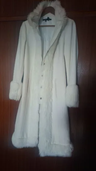 Abrigo largo Zara con pelo