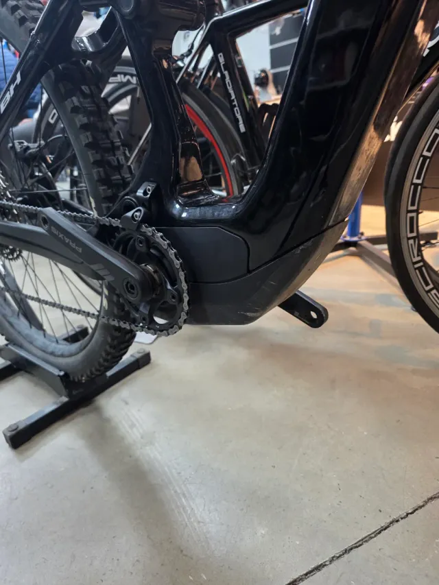 Bici MTB Eléctrica Carbono BH