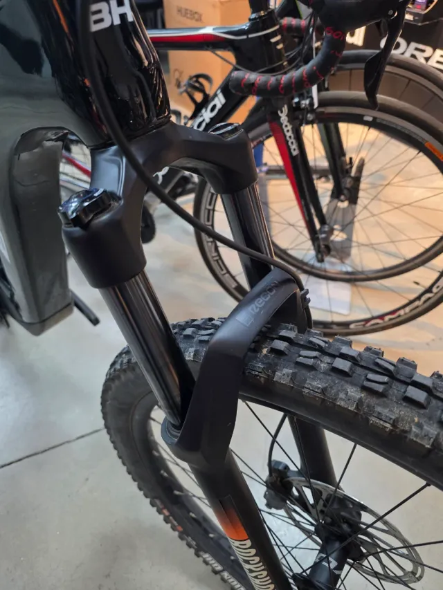 Bici MTB Eléctrica Carbono BH