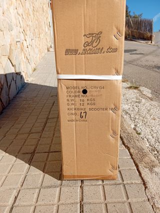 Patinete Kickbike City G4 Negro. Nuevo en su caja