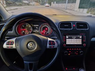 Volkswagen Golf – 1.6 TDI 105 CV | Año 2010