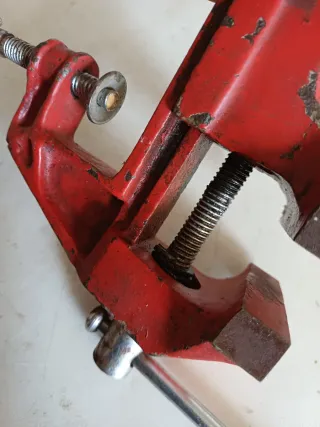 Tornillo de banco pequeño