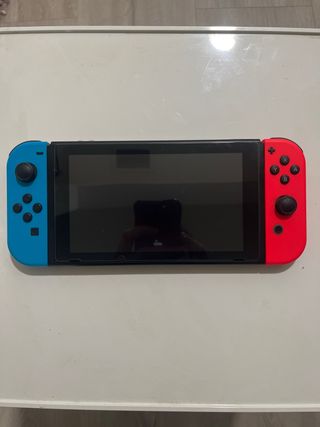 Nintendo Switch + 4 Juegos + Accesorios