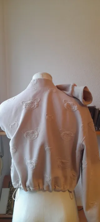 Cazadora bomber Nikas elástica beige