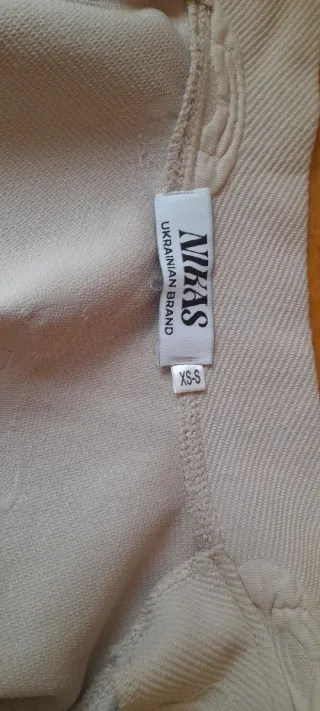 Cazadora bomber Nikas elástica beige