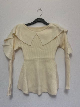 Jersey crema con volantes