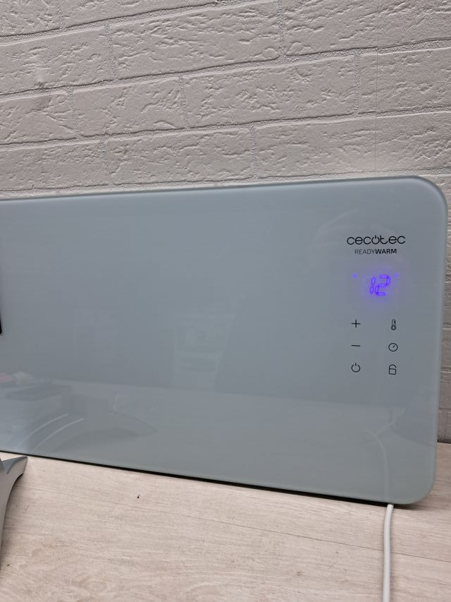 Connection Convector de 1500 W con placa de cristal y Wi-Fi