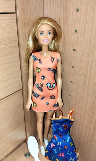 Moda Barbie con vestiti e accessori
