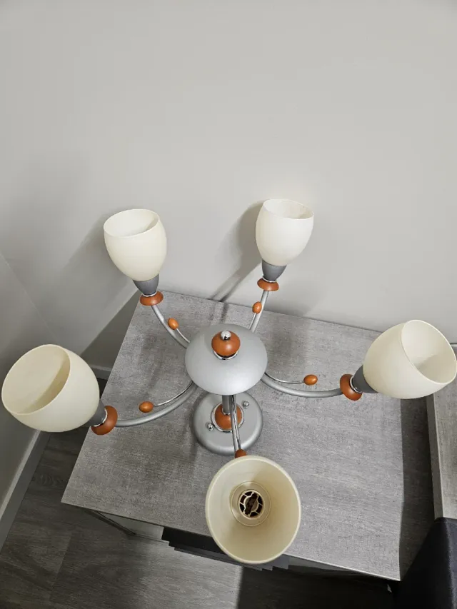 Lampada da soffitto moderna in metallo e legno