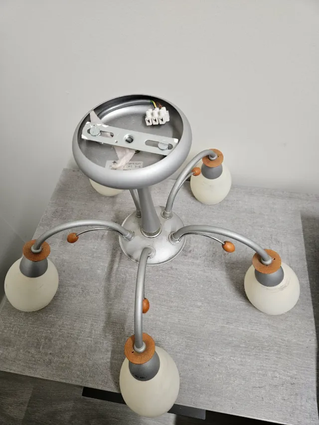 Lampada da soffitto moderna in metallo e legno