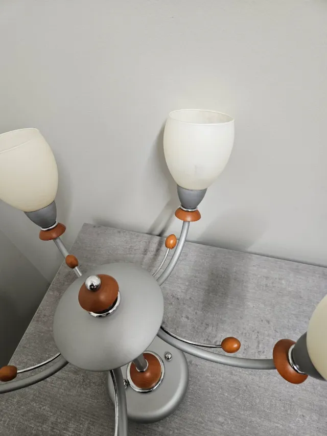 Lampada da soffitto moderna in metallo e legno
