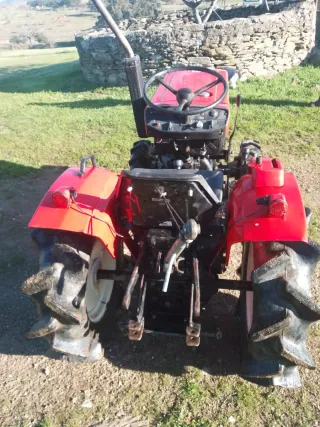 Mini tractor japonés Mitsubishi D1550