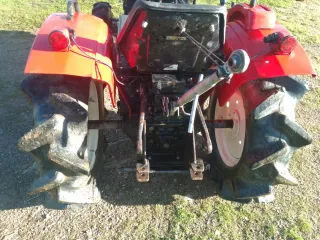 Mini tractor japonés Mitsubishi D1550