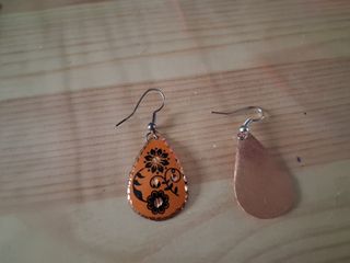 Orecchini pendenti leggerissimi arancioni e neri