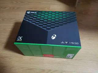 Vendo XBOX SERIES X, nella sua confezione.