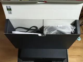 Vendo XBOX SERIES X, nella sua confezione.