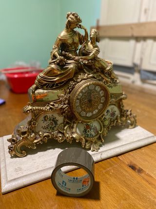 Reloj de sobremesa bronce figuras Escucho ofertas