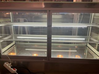 Vitrina expositora pastelería
