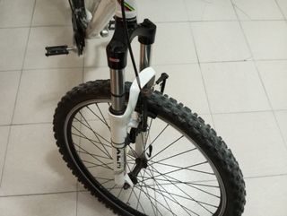 Bicicleta Orbea Dakar Blanca de 26 pulgadas