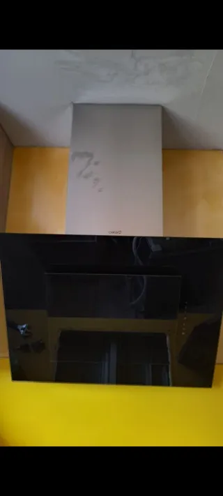 Campana extractora negra