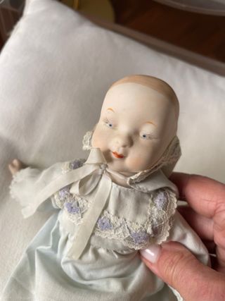 Bambola d'epoca in biscuit