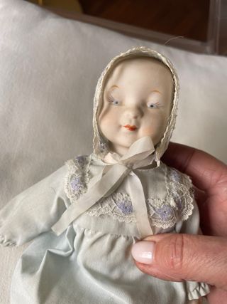 Bambola d'epoca in biscuit