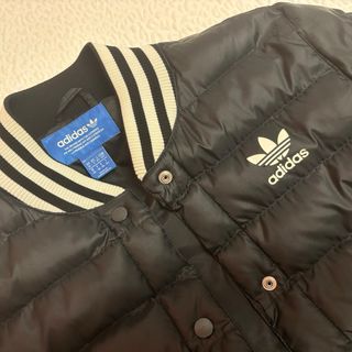 Chaqueta Adidas acolchada negra