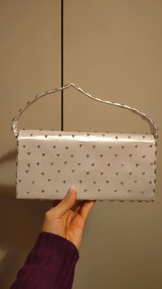 Pochette fatta a mano con perline