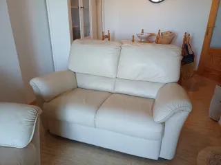 Sofá de piel Natuzzi beige