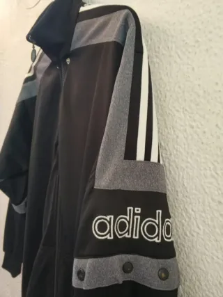 Chaqueta Adidas Negra y Gris
