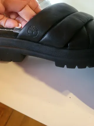 Sandalias Timberland negras acolchadas Zara Guess