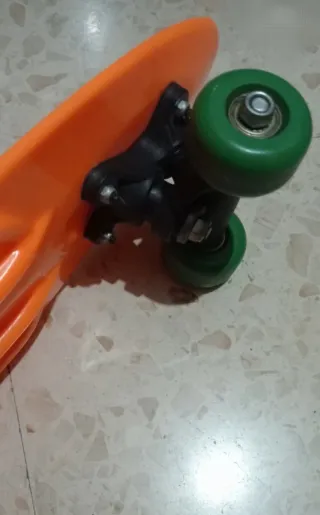 Patinete naranja