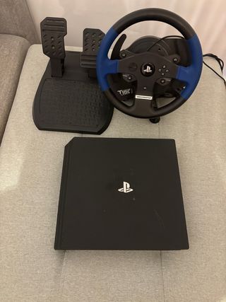 PS4 Pro + Volante Thrustmaster T150 + 2 Mandos