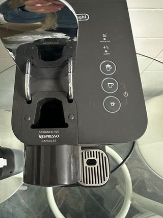 Cafetera Nespresso Latissima One