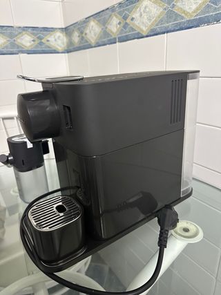 Cafetera Nespresso Latissima One