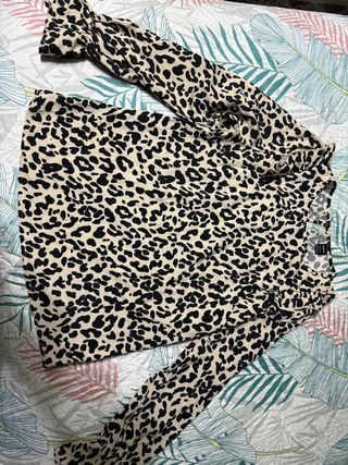 Blusa animal print manga larga