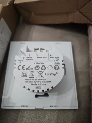 Interruttore per tende LoraTap bianco in cristallo. Offerta.