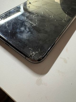 iPhone XS Max Negro Parte Trasera Rota