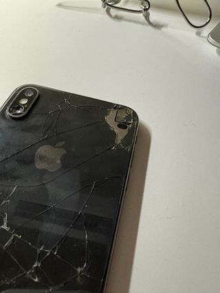 iPhone XS Max Negro Parte Trasera Rota