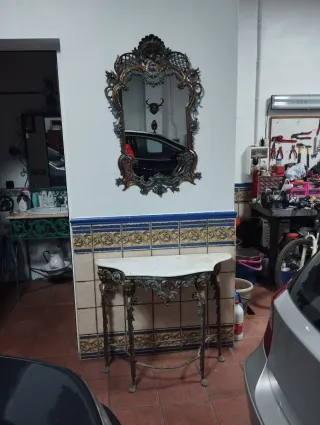 Mesa consola mármol y bronce. Espejo de 100 x 63