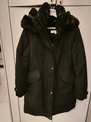 Giubbotto donna nero con cappuccio