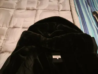 Giubbotto donna nero con cappuccio