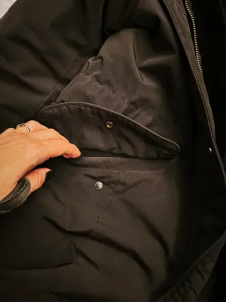 Giubbotto donna nero con cappuccio