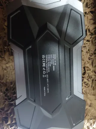 Arrancador de Coche Portátil CARHEN con luz y usb