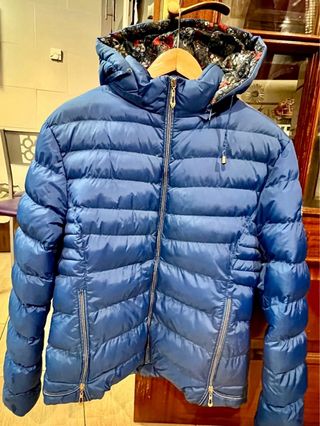 Plumífero azul con gorro desmontable Talla XXXL