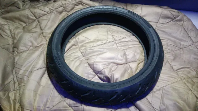 Neumático Michelin Road 6 120/60 ZR 17 moto